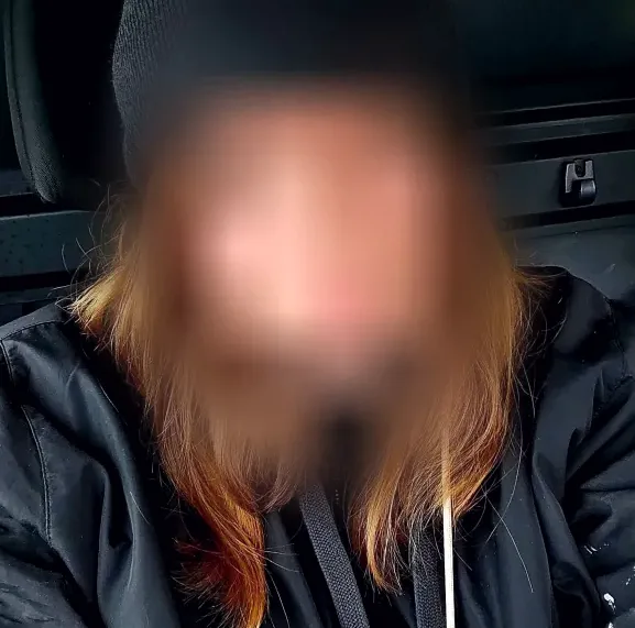 Abril, 28 años