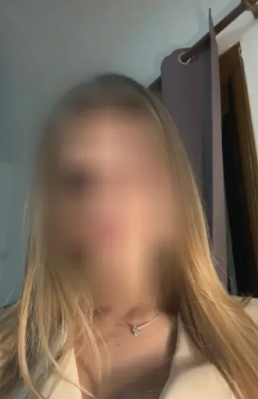 Aina, 22 años